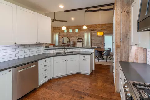 Kitchen - 19694 Harvard Pl, Bend, OR 97702 photo 1 of 2