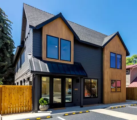127 NW Broadway St, Bend, OR 97703