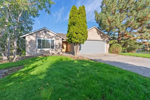 63673 Boyd Acres Rd, Bend, OR 97701