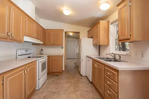 60451 Umatilla Cir, Bend, OR 97702 photo 17
