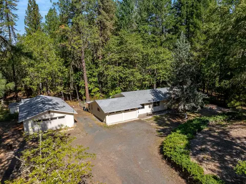 475 Pyle Dr, Grants Pass, OR 97527