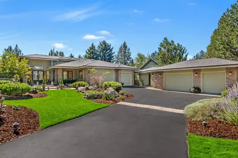 6822 Thunderbird Ct, Redmond, OR 97756