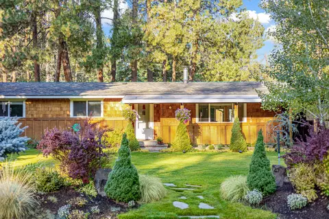 657 S Fir St, Sisters, OR 97759