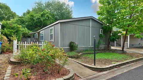633 E Archwood Dr UNIT 12, Eagle Point, OR 97524 photo 6