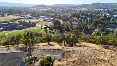 277 Cambridge Ter, Eagle Point, OR 97524