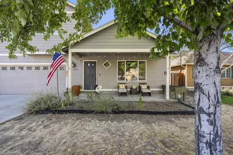 2675 NE 9th St, Redmond, OR 97756
