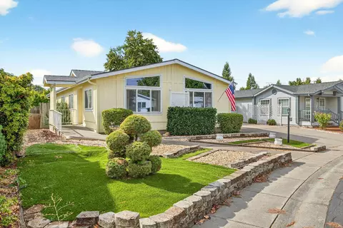 555 Freeman Rd #204, Central Point, OR 97502