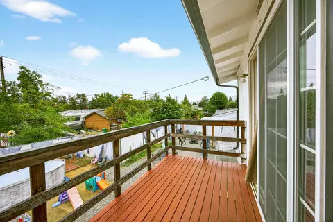Exterior - 342 Hazel St, Central Point, OR 97502 photo 2 of 3
