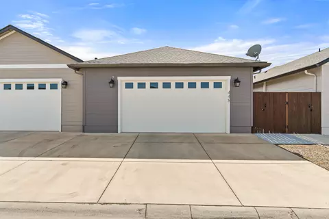 Exterior - 448 Cheney Loop, Central Point, OR 97502 photo 3 of 4