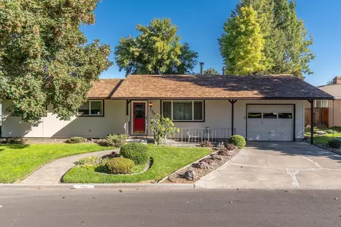 1241 SE 7th St, Prineville, OR 97754