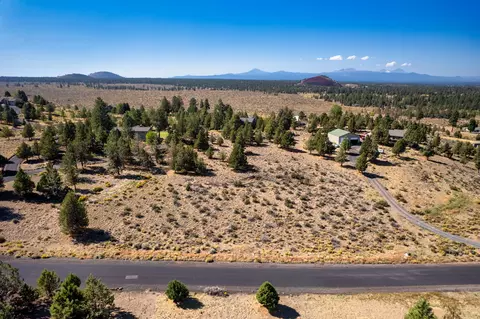 22535 Calgary Dr, Bend, OR 97702