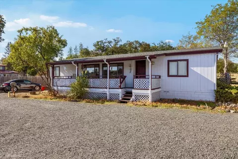 11615 Michael Rd, Central Point, OR 97502 photo 2