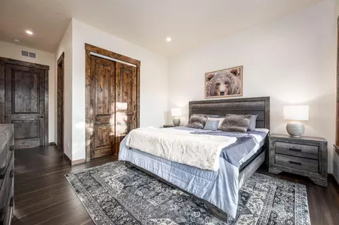 Bedroom - 56673 Glowstone Loop, Bend, OR 97707 photo 4 of 10