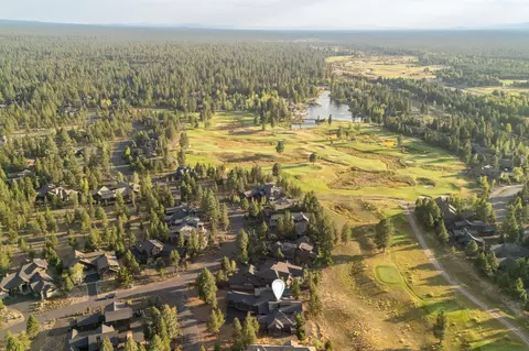 View/Area - 56673 Glowstone Loop, Bend, OR 97707 photo 4 of 5