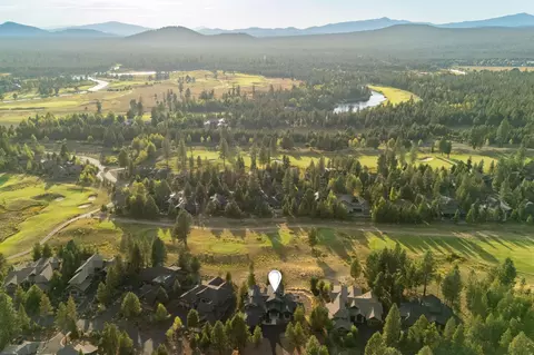 View/Area - 56673 Glowstone Loop, Bend, OR 97707 photo 2 of 5