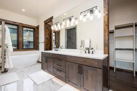 Bath - 56673 Glowstone Loop, Bend, OR 97707 photo 1 of 8