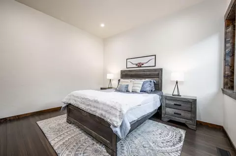 Bedroom - 56673 Glowstone Loop, Bend, OR 97707 photo 6 of 10