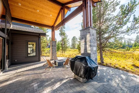 Exterior - 56673 Glowstone Loop, Bend, OR 97707 photo 3 of 8