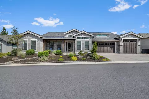 3082 NW Hidden Ridge Dr, Bend, OR 97703