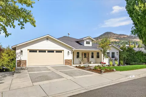 4171 Tamarack Dr, Medford, OR 97504