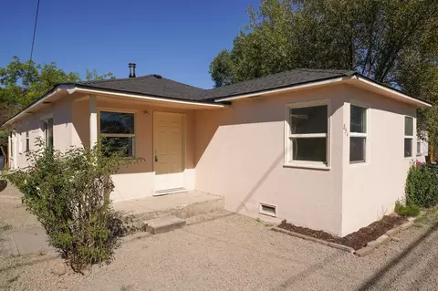 854 W Stewart Ave #1 & 2, Medford, OR 97501