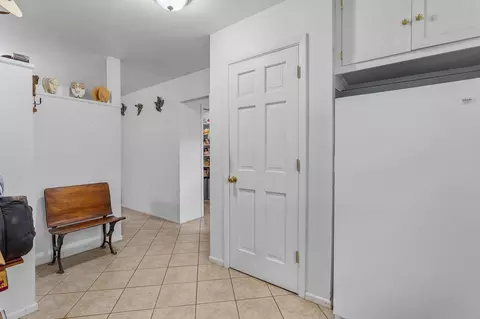 Entry Way - 19369 Us 26, Mitchell, OR 97750 photo 1 of 1
