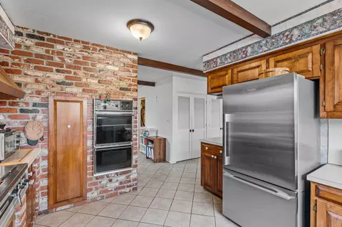 Kitchen - 19369 Us 26, Mitchell, OR 97750 photo 1 of 1