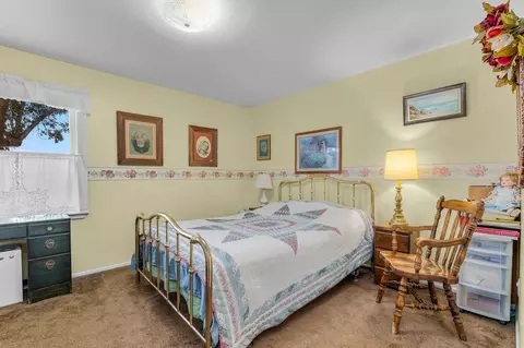 Bedroom - 19369 Us 26, Mitchell, OR 97750 photo 1 of 1