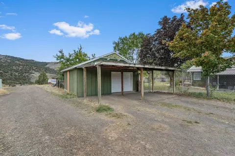 Exterior - 19369 Us 26, Mitchell, OR 97750 photo 8 of 23