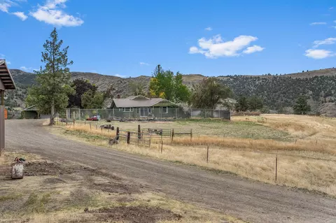 19369 Us 26, Mitchell, OR 97750
