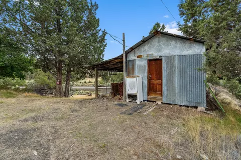 Exterior - 19369 Us 26, Mitchell, OR 97750 photo 14 of 23