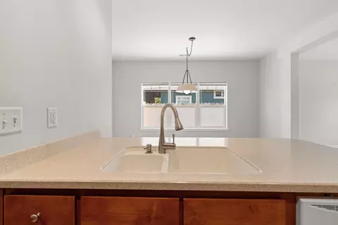 156 Lavender Ln, Central Point, OR 97502 photo 9