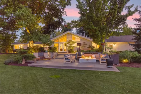 855 Reiten Dr, Ashland, OR 97520