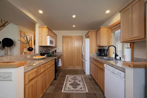 1471 Red Wing Loop, Redmond, OR 97756 photo 19