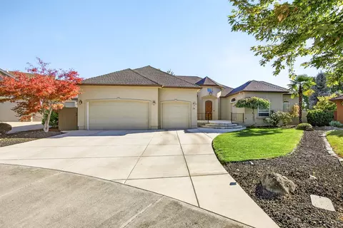 24 Blackstone Ct, Eagle Point, OR 97524 photo 1