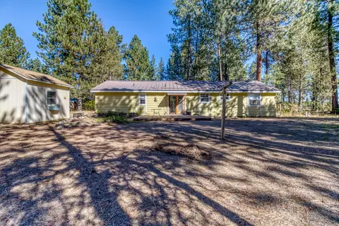 Exterior - 15863 Dawn Rd, La Pine, OR 97739 photo 7 of 18