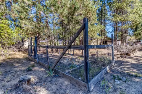 Exterior - 15863 Dawn Rd, La Pine, OR 97739 photo 11 of 18