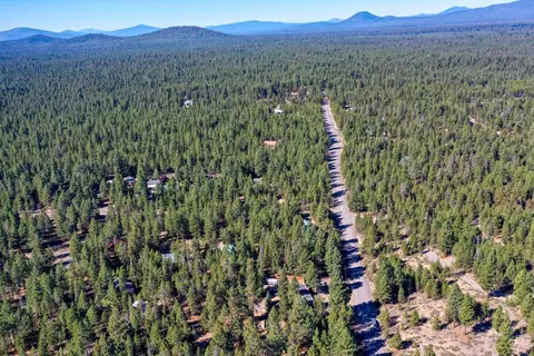 View/Area - 15863 Dawn Rd, La Pine, OR 97739 photo 4 of 6