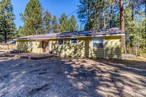 Exterior - 15863 Dawn Rd, La Pine, OR 97739 photo 8 of 18