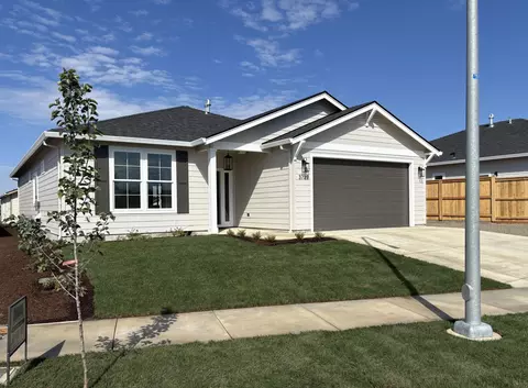 3739 Ford Dr, Medford, OR 97504