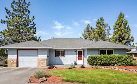 517 NW Canyon Dr, Redmond, OR 97756