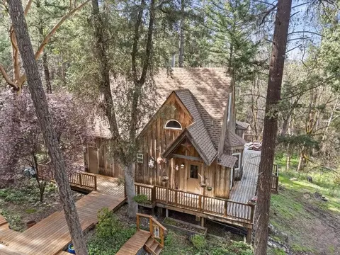 1584 Yale Creek Rd, Jacksonville, OR 97530