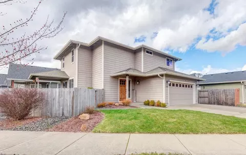 1550 Kokanee Ln, Grants Pass, OR 97527