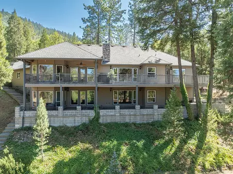 2550 Granite Hill Rd, Grants Pass, OR 97526