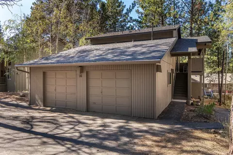 56995 Coyote Ln #16, Sunriver, OR 97707