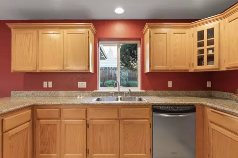389 Leandra Ln, Eagle Point, OR 97524 photo 12