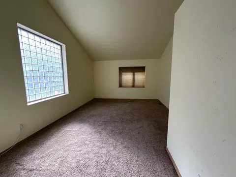 Living - 16240 Lost Coyote Ln, Mitchell, OR 97750 photo 4 of 5
