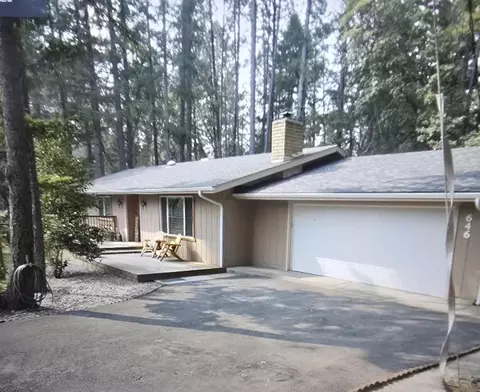 646 Jaynes Dr, Grants Pass, OR 97527