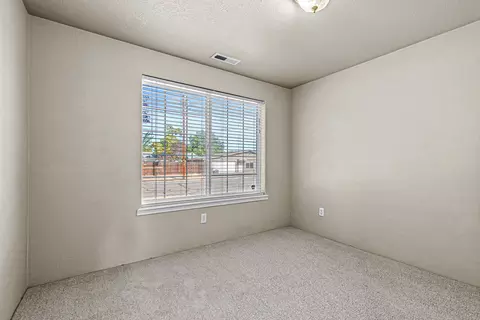 Bedroom - 816 Ash St, Central Point, OR 97502 photo 3 of 4