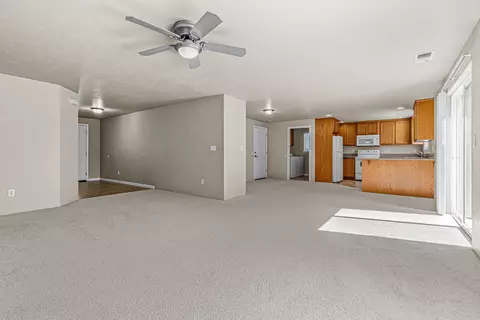 Living - 816 Ash St, Central Point, OR 97502 photo 2 of 3
